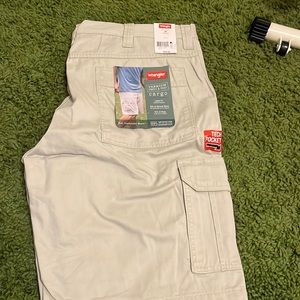 wrangler cargo shorts 36 waist nwt
